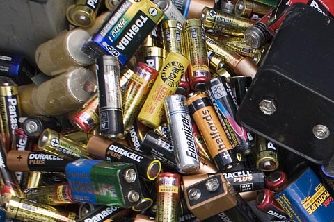 唐河东王集乡专业回收钴酸锂电池✔高价废旧电池回收✔德利仕废铅酸电池回收